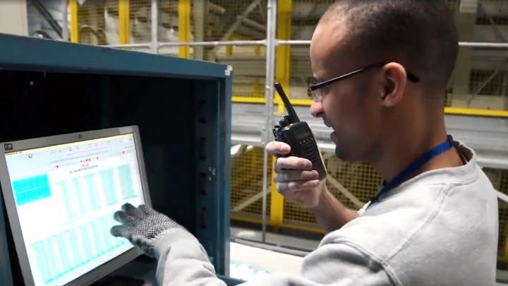 Walgreens colleague Thomas working in a distribution center